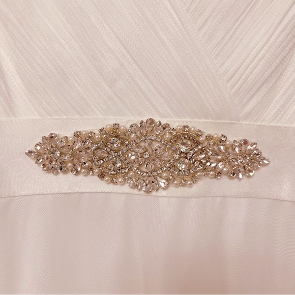 Elegant White Dress - Picture 3 of 15